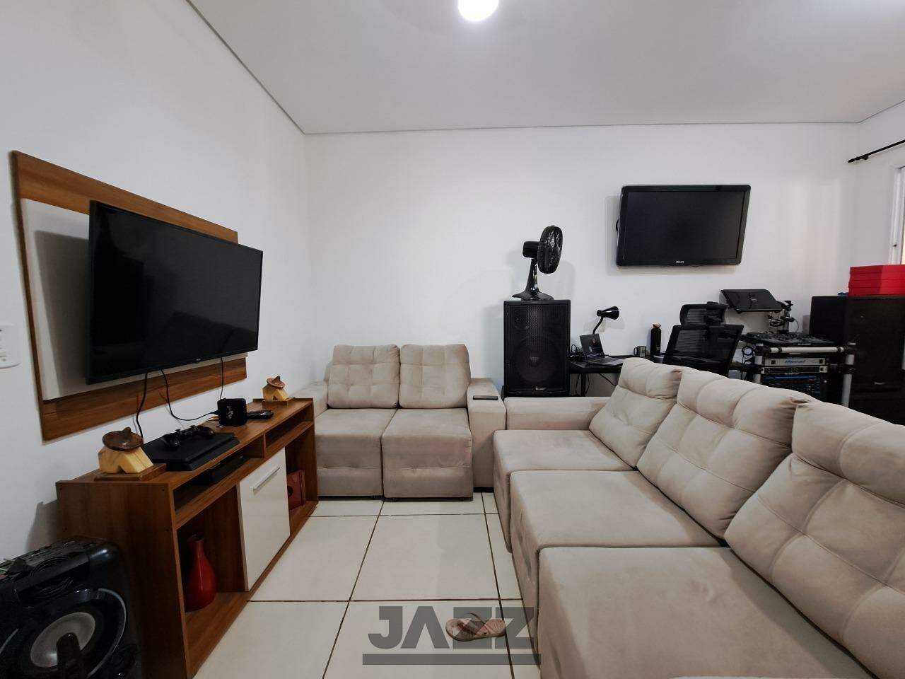 Casa à venda com 2 quartos, 54m² - Foto 1