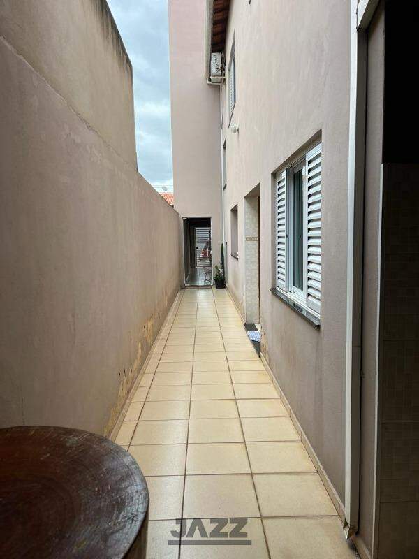 Casa à venda com 3 quartos, 233m² - Foto 14