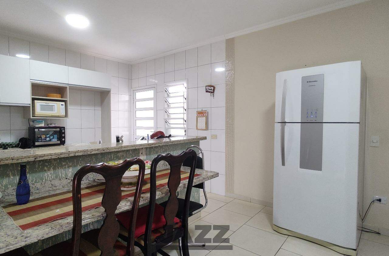 Casa de Condomínio à venda com 3 quartos, 220m² - Foto 19