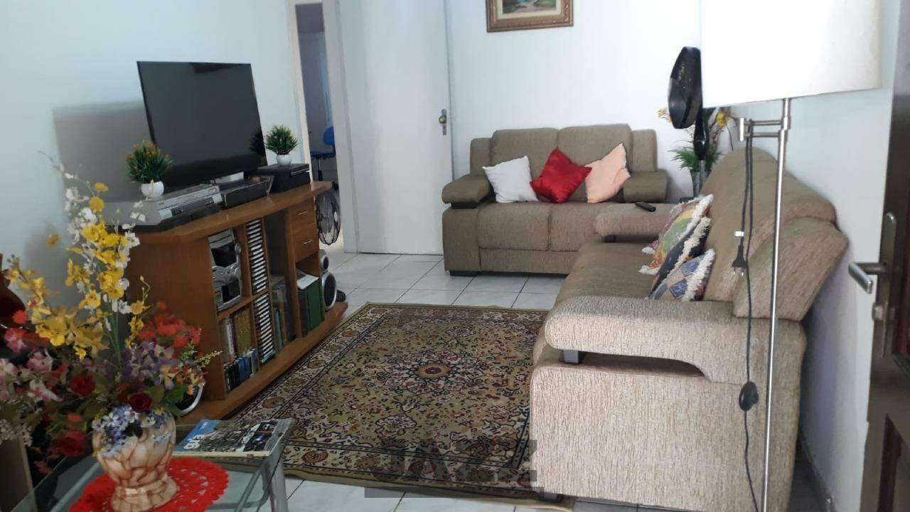 Casa à venda com 2 quartos, 110m² - Foto 1