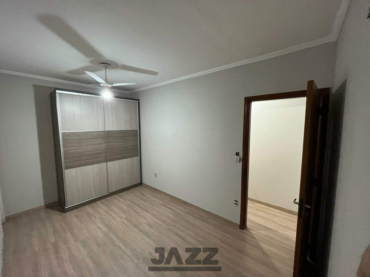 Casa à venda com 4 quartos, 200m² - Foto 10