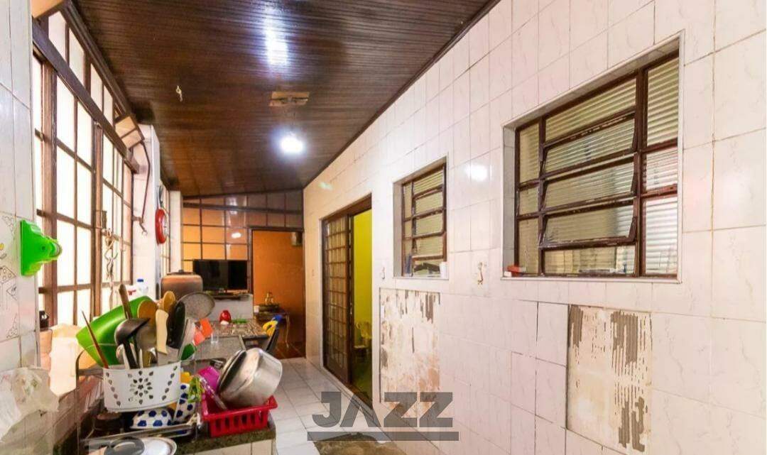 Casa à venda com 5 quartos, 214m² - Foto 5