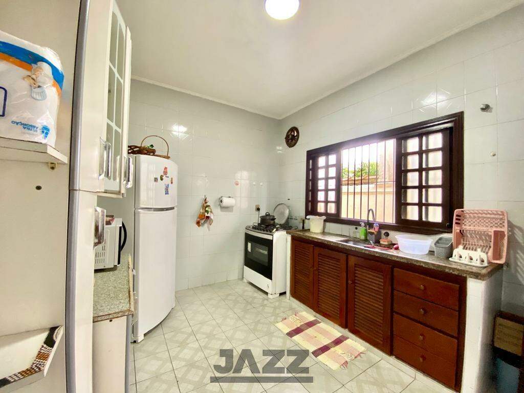 Casa à venda com 4 quartos, 193m² - Foto 14