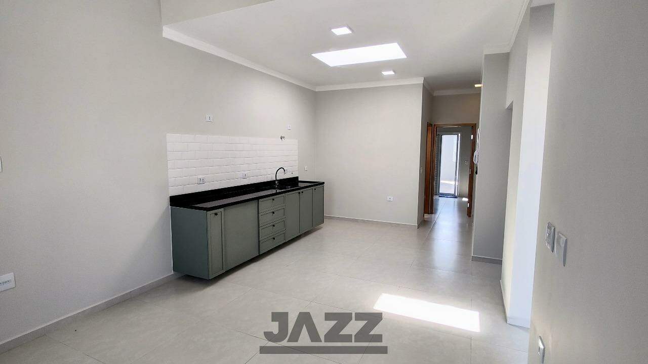 Casa à venda com 3 quartos, 82m² - Foto 1