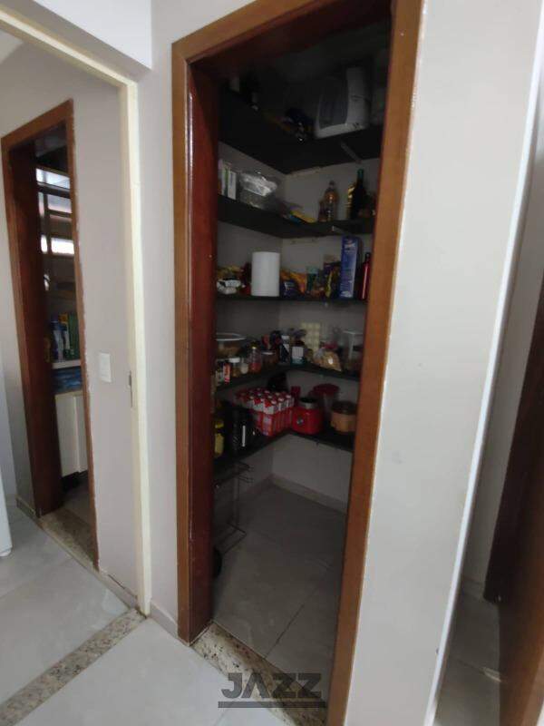 Casa à venda com 4 quartos, 250m² - Foto 14