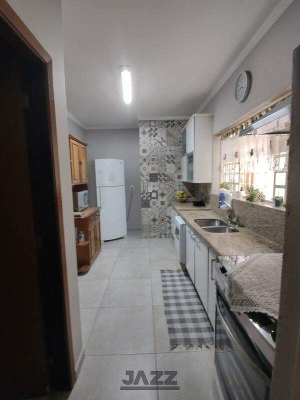 Casa à venda com 4 quartos, 250m² - Foto 13