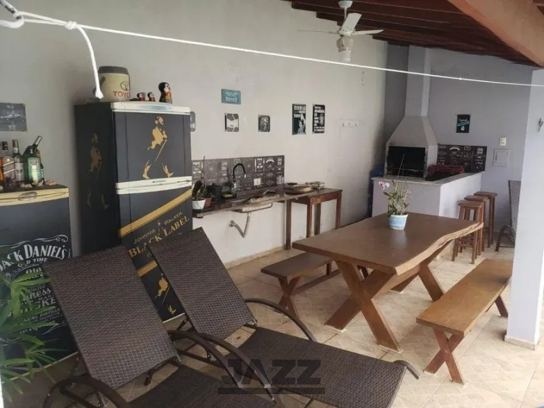 Casa à venda com 3 quartos, 211m² - Foto 10