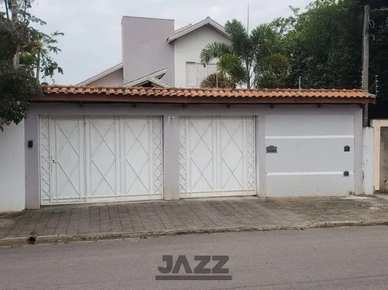 Casa à venda com 3 quartos, 211m² - Foto 2