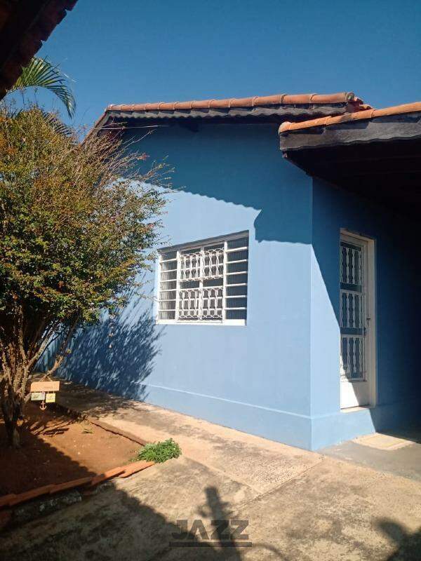 Casa à venda com 2 quartos, 140m² - Foto 1