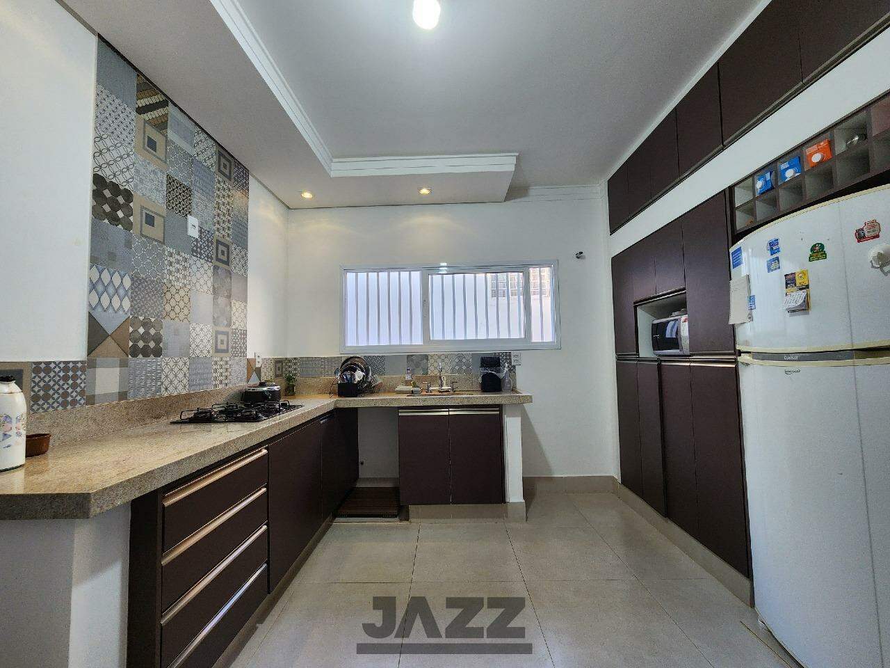 Casa à venda com 4 quartos, 256m² - Foto 14