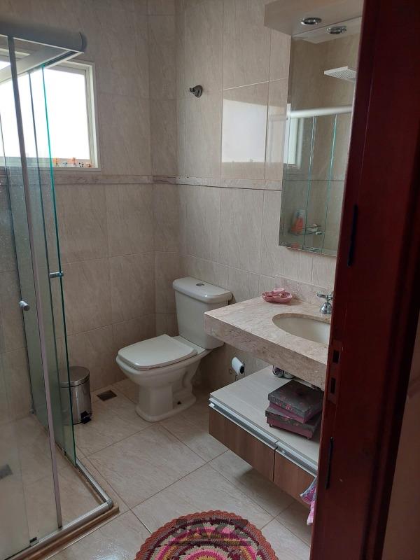 Casa de Condomínio à venda com 3 quartos, 250m² - Foto 21