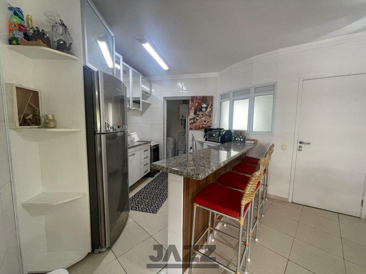 Apartamento à venda com 3 quartos, 107m² - Foto 4