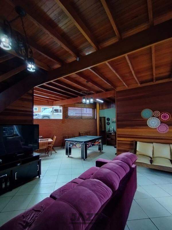 Casa de Condomínio à venda com 4 quartos, 200m² - Foto 2