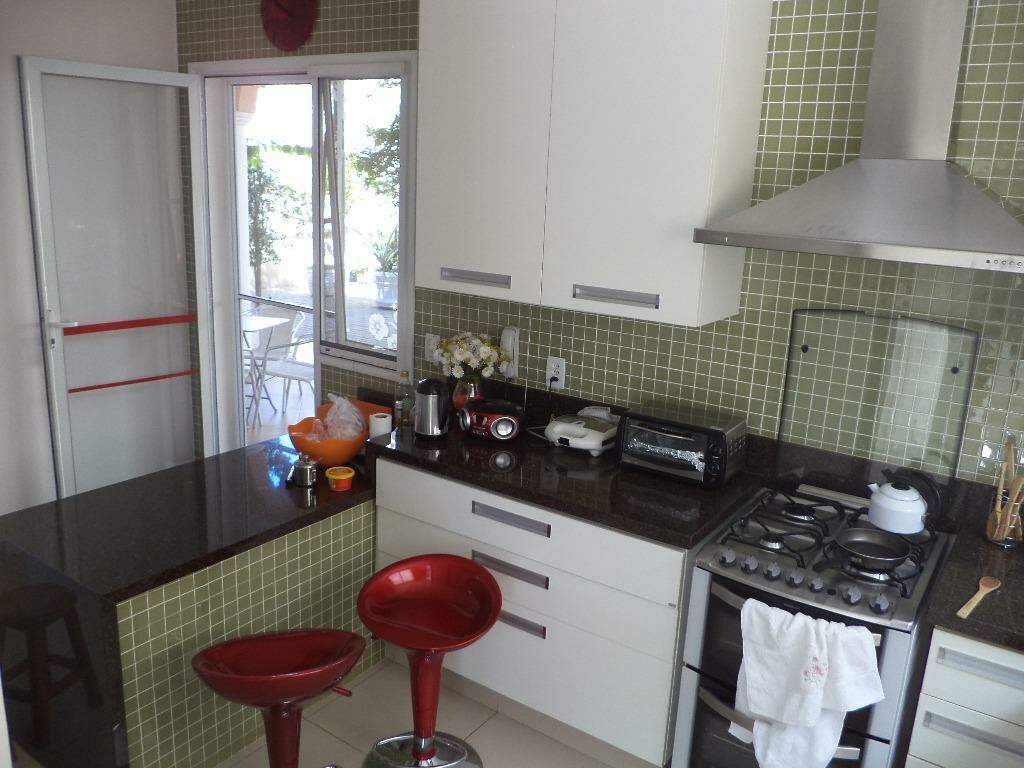 Casa para alugar com 4 quartos, 239m² - Foto 22