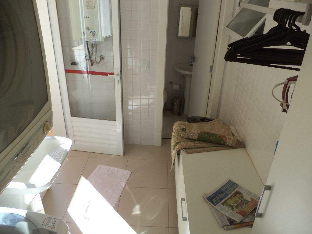 Casa para alugar com 4 quartos, 239m² - Foto 17