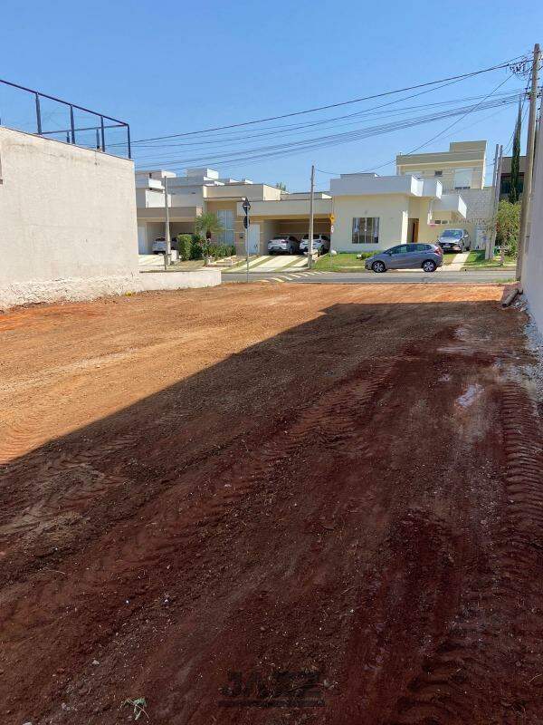 Terreno à venda, 250m² - Foto 1