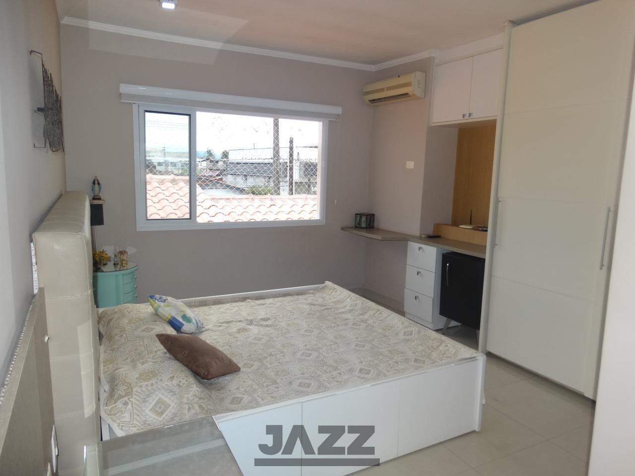 Casa à venda com 5 quartos, 238m² - Foto 12