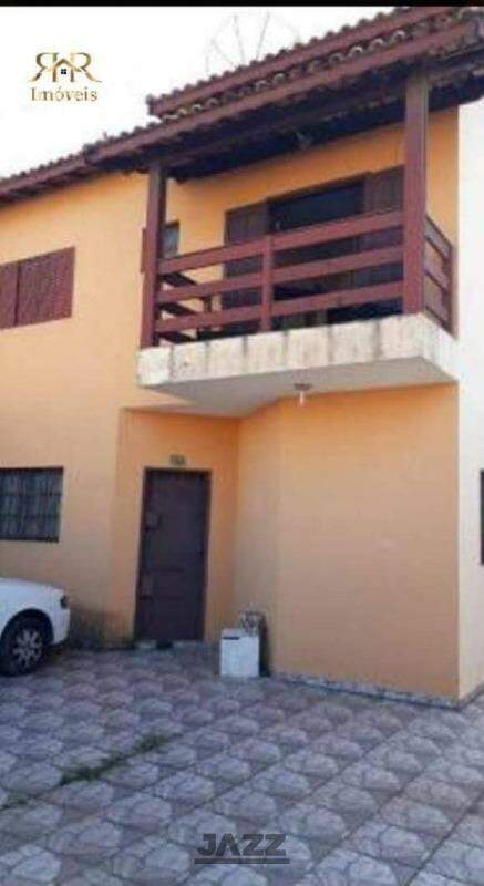 Casa à venda com 2 quartos, 140m² - Foto 1