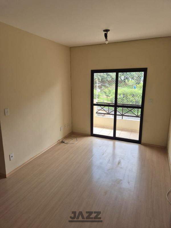 Apartamento à venda com 3 quartos, 76m² - Foto 4