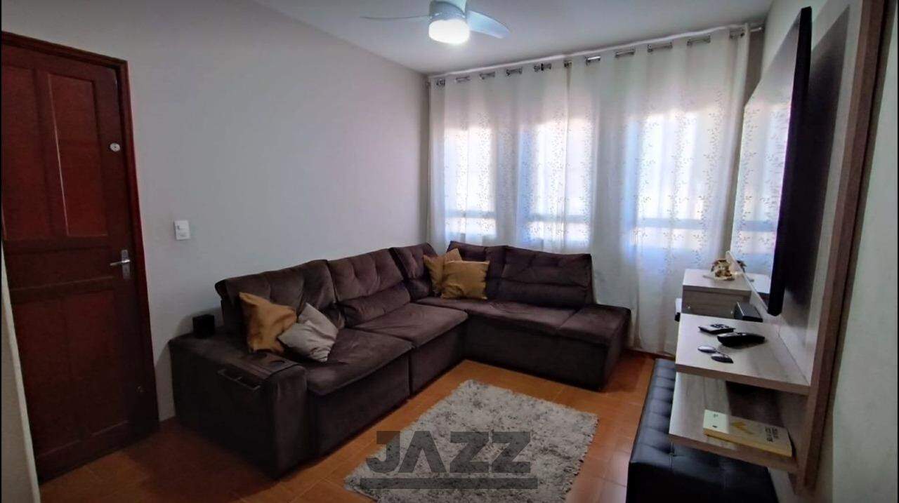 Casa à venda com 2 quartos, 70m² - Foto 1