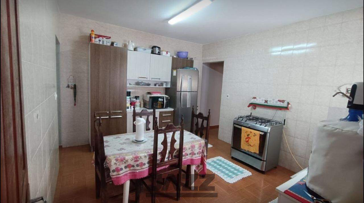 Casa à venda com 2 quartos, 70m² - Foto 5