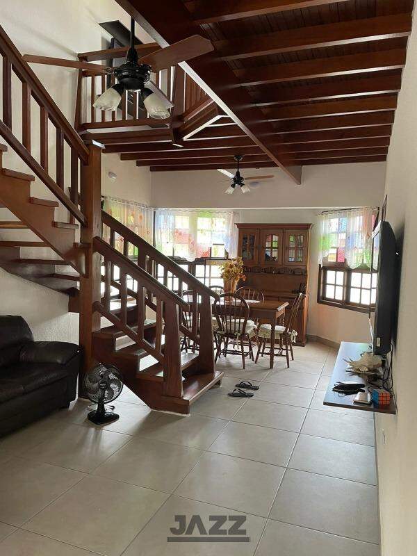 Casa de Condomínio à venda com 5 quartos, 220m² - Foto 10