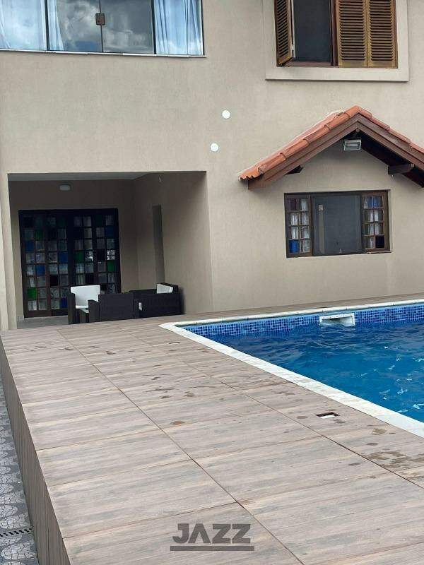 Casa de Condomínio à venda com 5 quartos, 220m² - Foto 5