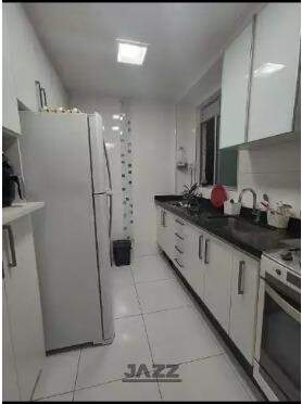 Apartamento à venda com 2 quartos, 46m² - Foto 3