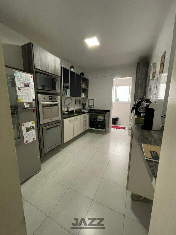 Apartamento à venda com 3 quartos, 123m² - Foto 8