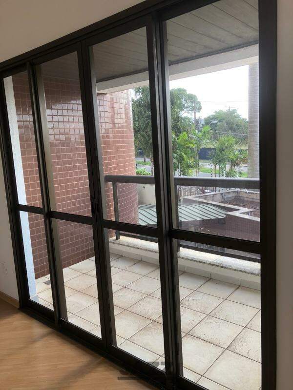 Apartamento à venda com 3 quartos, 137m² - Foto 1