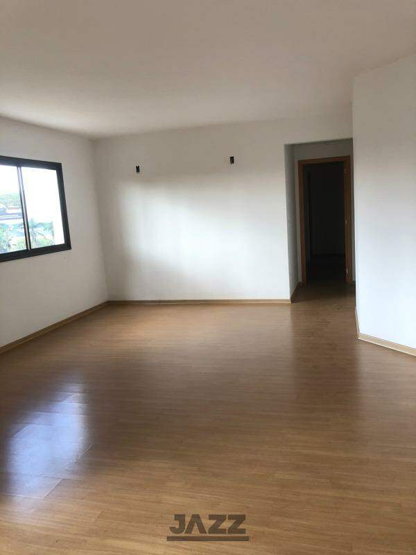 Apartamento à venda com 3 quartos, 137m² - Foto 2