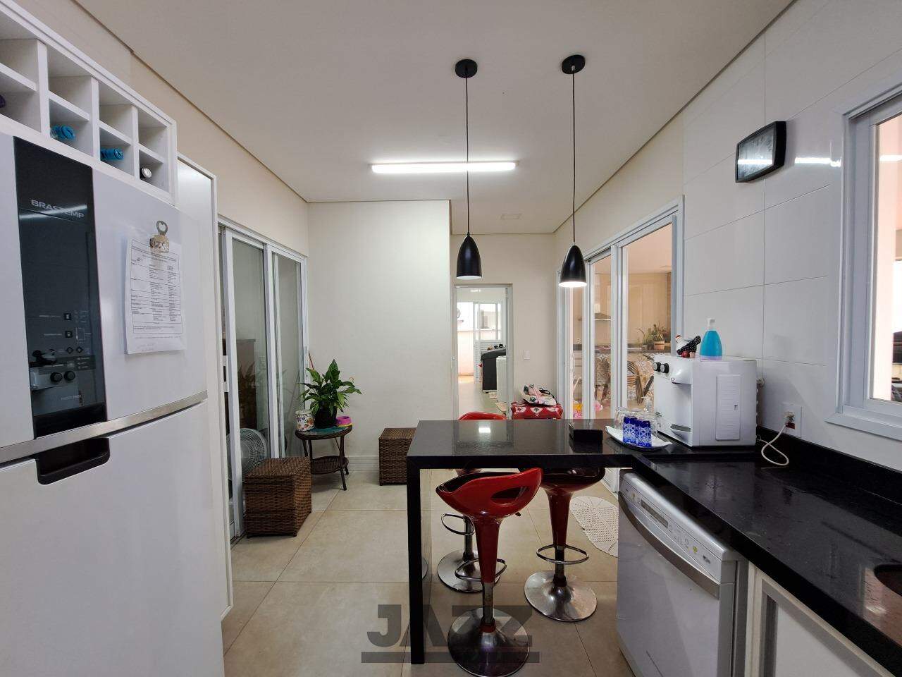 Casa de Condomínio à venda com 4 quartos, 300m² - Foto 9