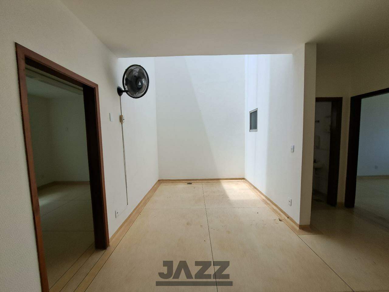 Casa para alugar com 3 quartos, 6122m² - Foto 8