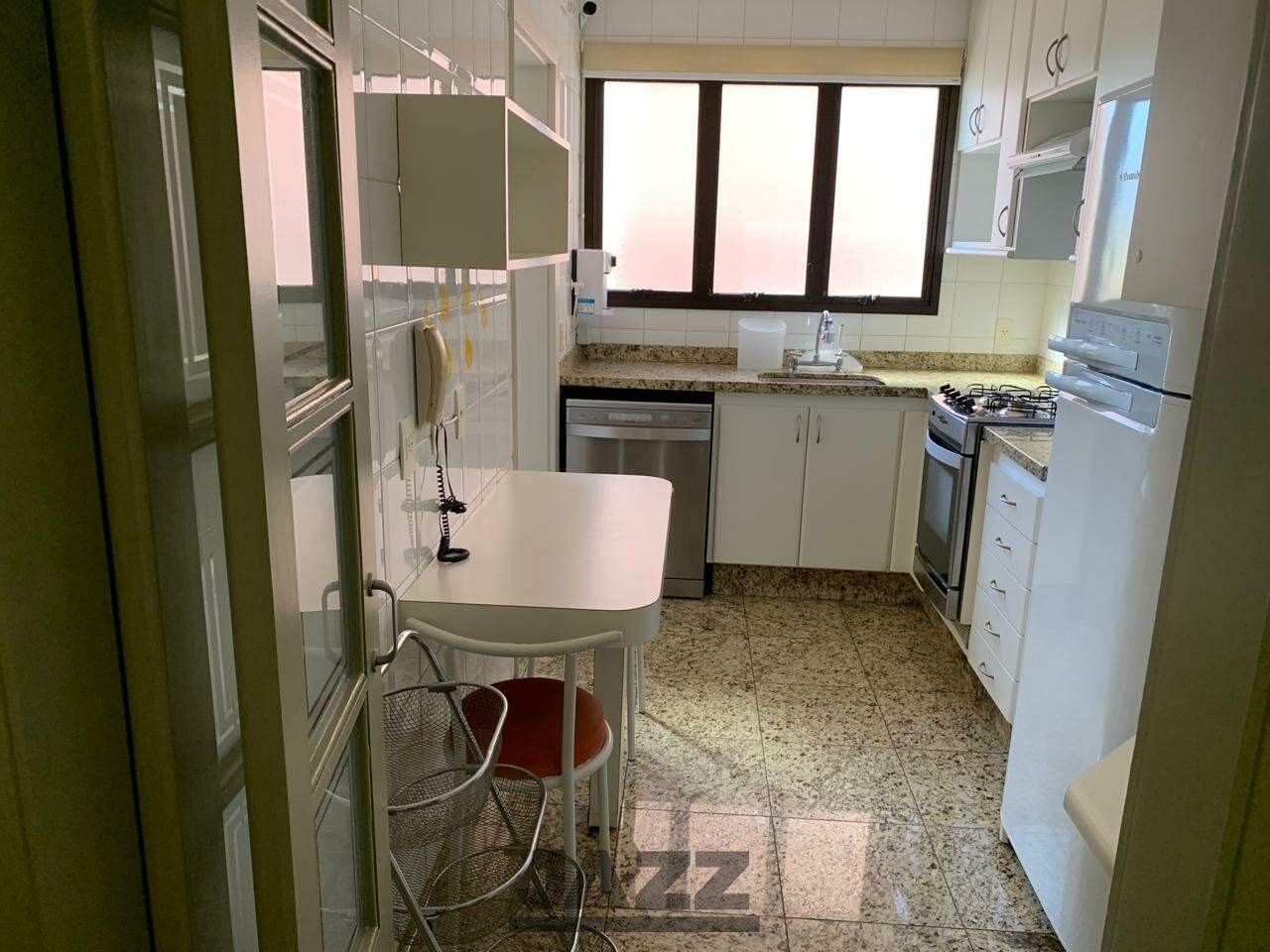 Apartamento à venda com 3 quartos, 144m² - Foto 5