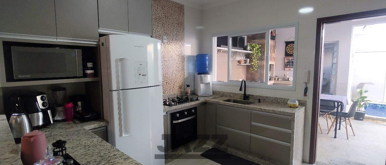 Casa à venda com 3 quartos, 180m² - Foto 11