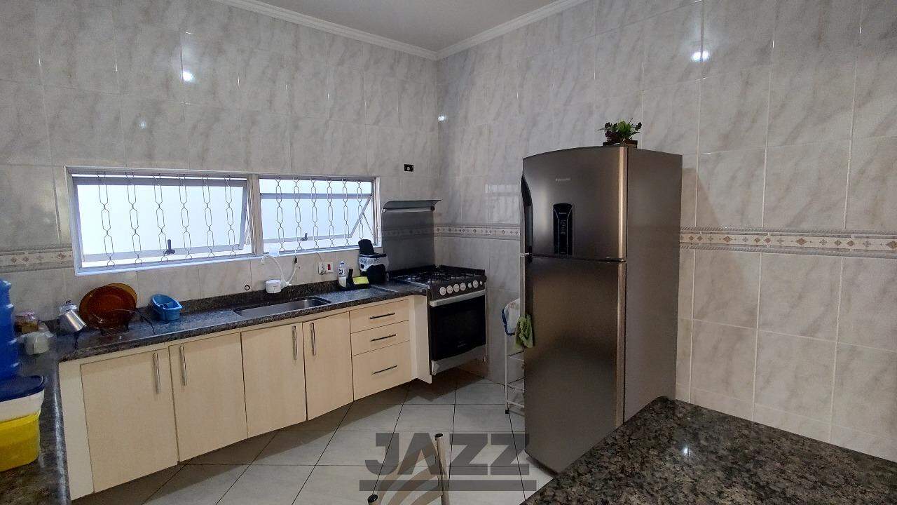 Casa à venda com 3 quartos, 222m² - Foto 12