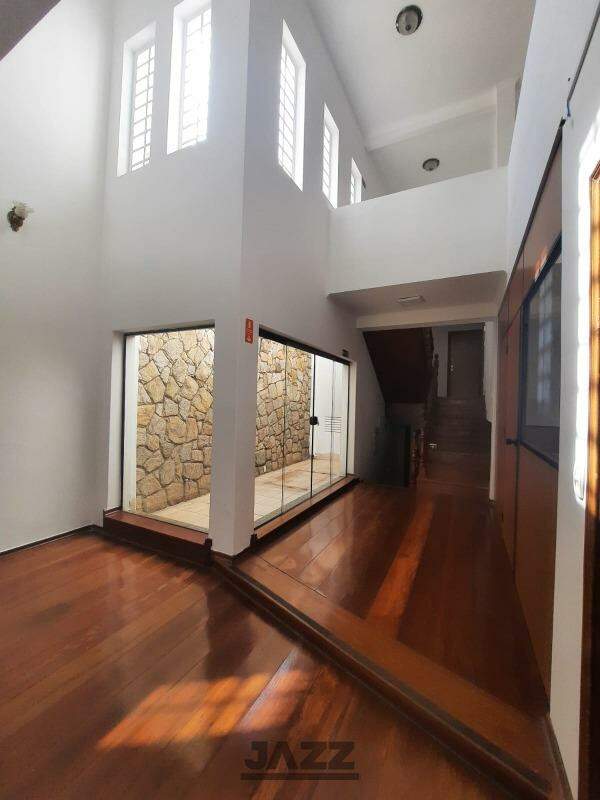 Casa para alugar com 3 quartos, 500m² - Foto 31