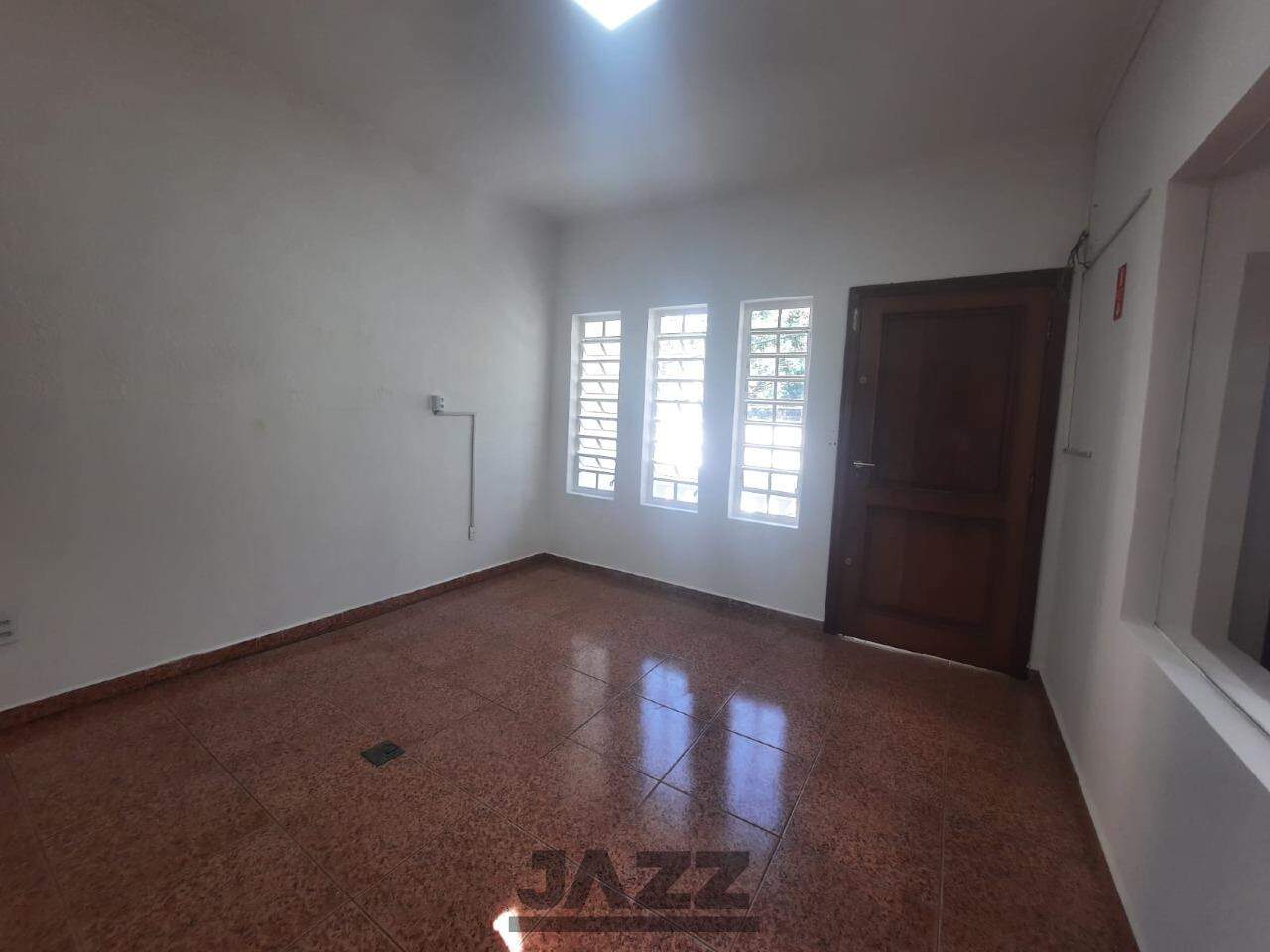 Casa para alugar com 3 quartos, 500m² - Foto 4