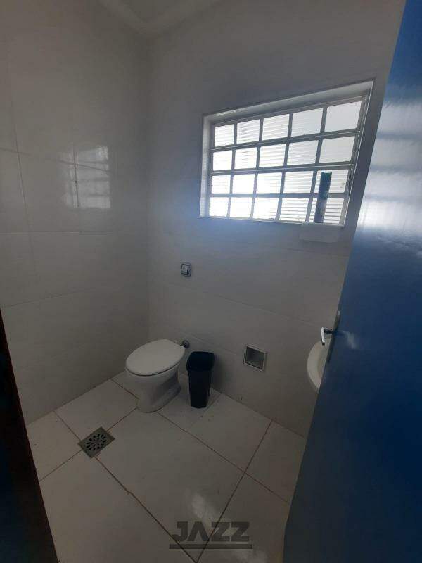 Casa para alugar com 3 quartos, 500m² - Foto 45