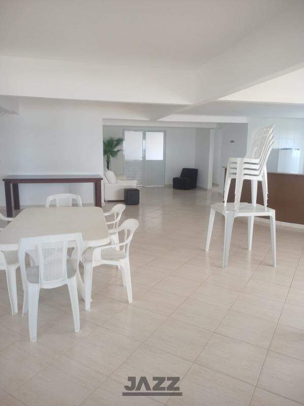 Apartamento à venda com 2 quartos, 74m² - Foto 4