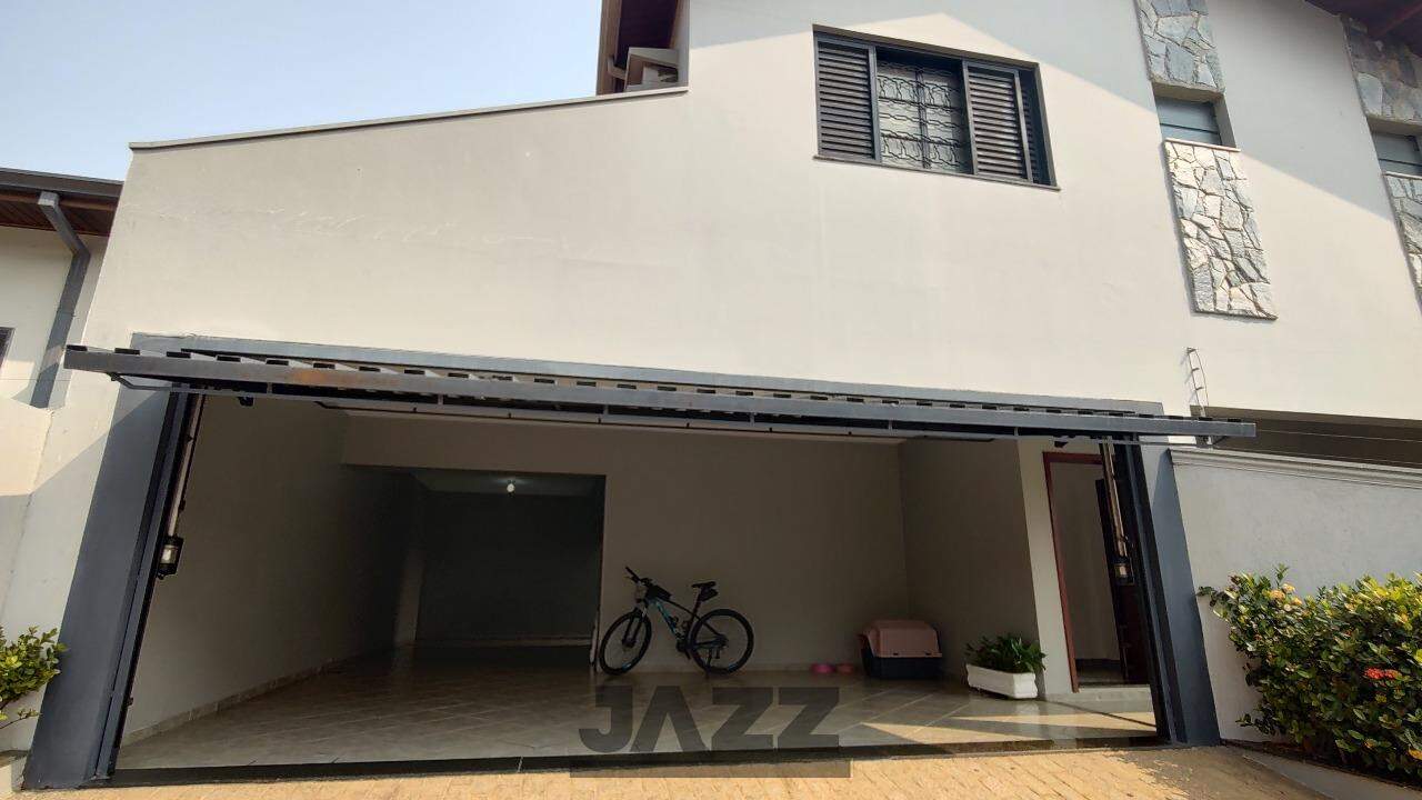 Casa à venda com 3 quartos, 247m² - Foto 3