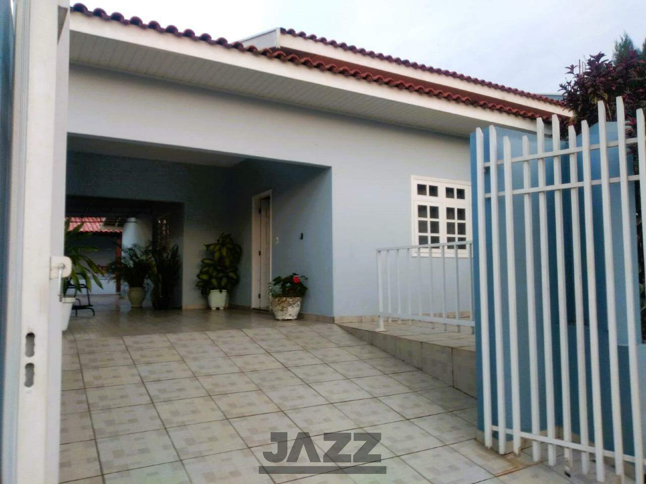 Casa à venda com 3 quartos, 165m² - Foto 2