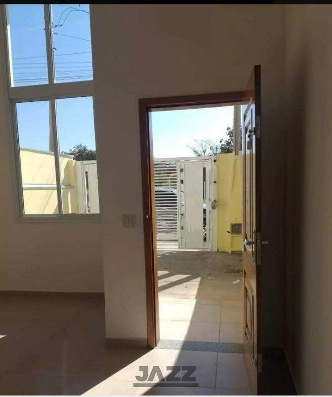 Casa à venda com 2 quartos, 61m² - Foto 1