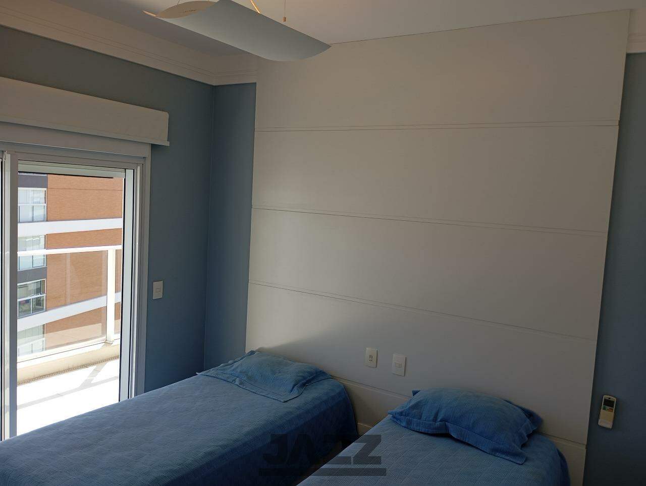 Apartamento à venda com 4 quartos, 240m² - Foto 35