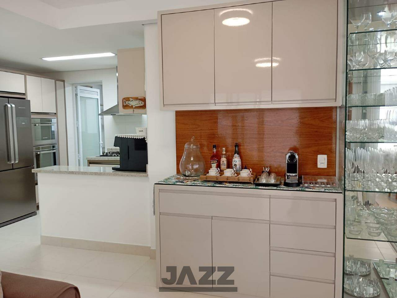 Apartamento à venda com 3 quartos, 138m² - Foto 3