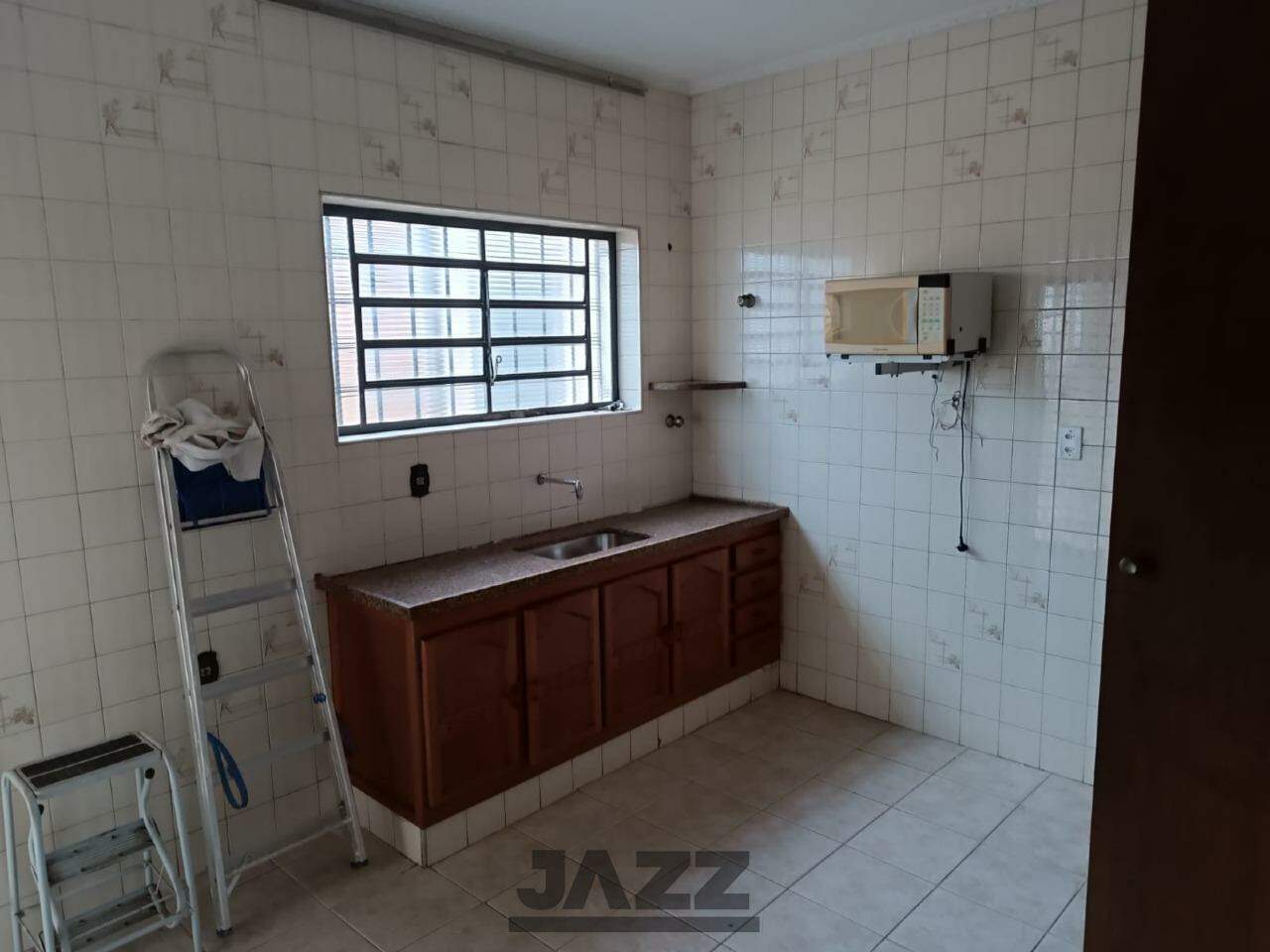 Casa para alugar com 3 quartos, 200m² - Foto 11