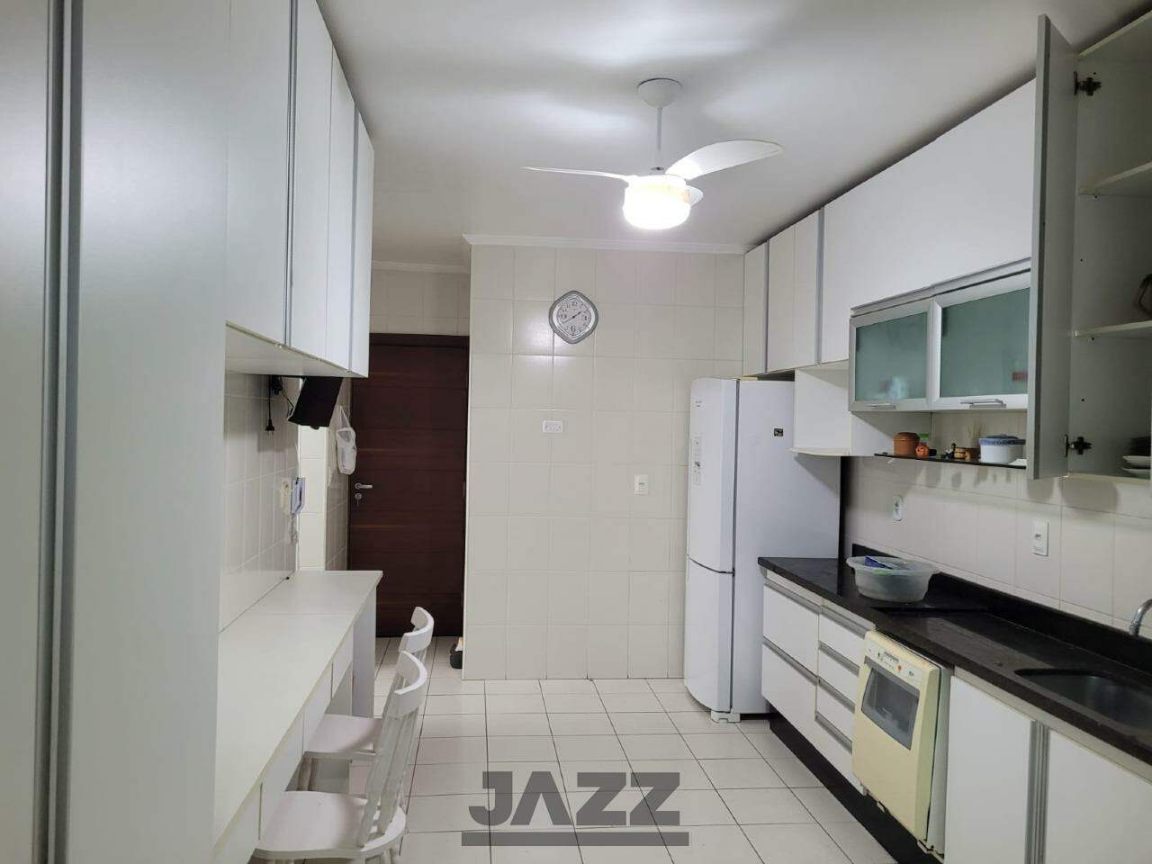 Apartamento à venda com 3 quartos, 140m² - Foto 8