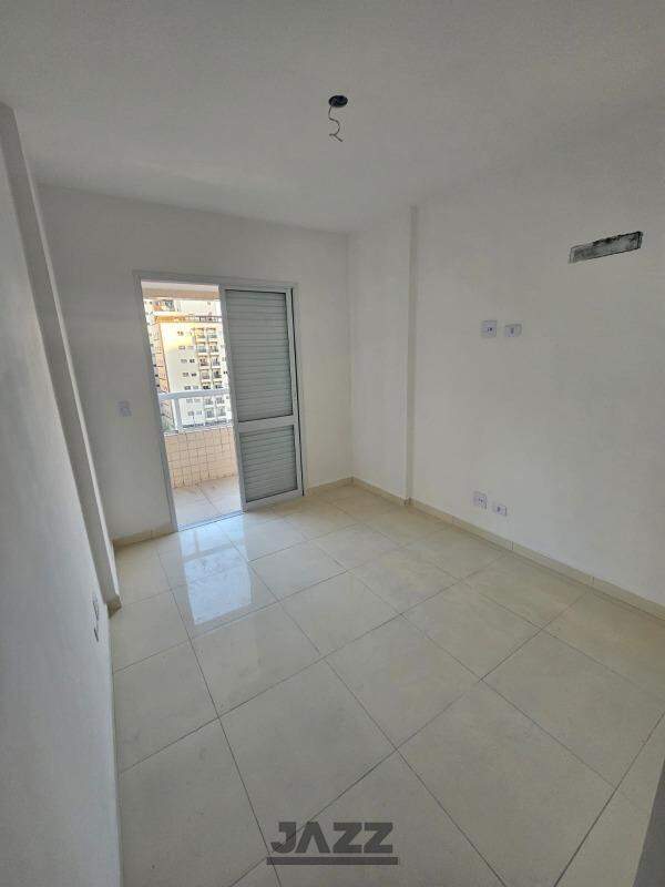 Apartamento à venda com 2 quartos, 84m² - Foto 3