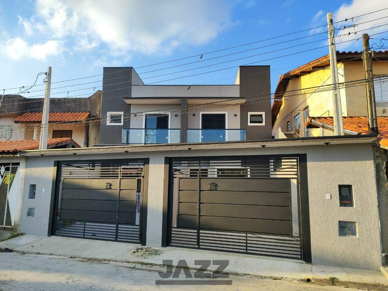 Casa à venda com 3 quartos, 107m² - Foto 1