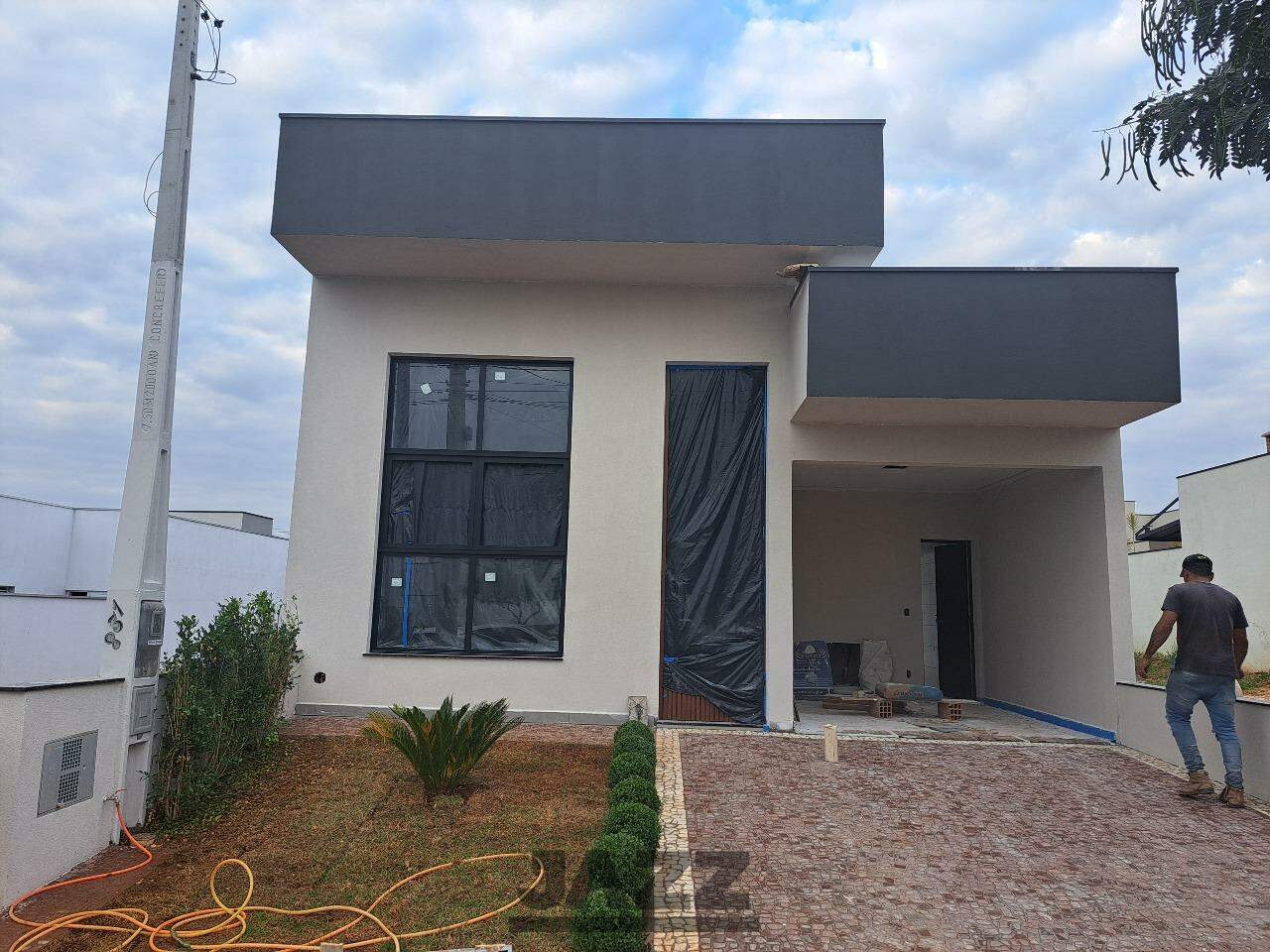 Casa de Condomínio à venda com 3 quartos, 136m² - Foto 1